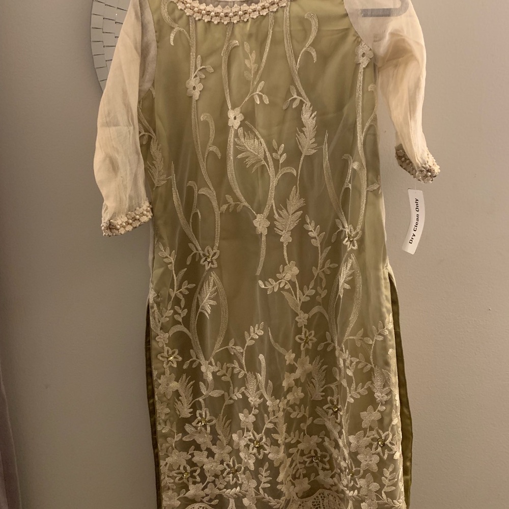 New 2 piece shirt and duppatta light Mehndi green